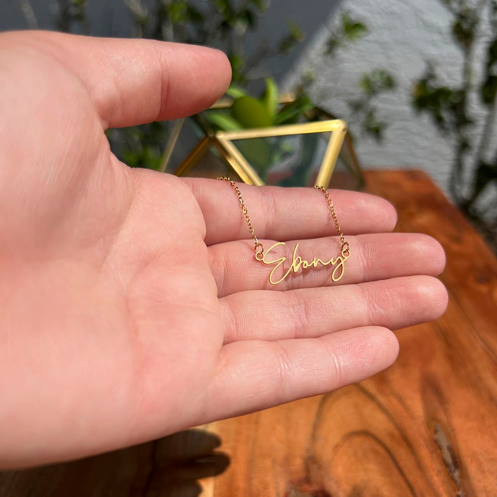 To My Mum | An Amazing Women | Gold Signature Name necklace